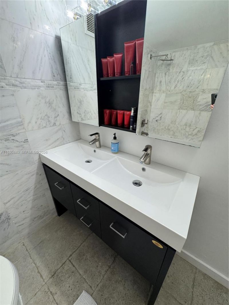 1200 West Ave, Unit 202, Miami Beach, FL 33139 Photo