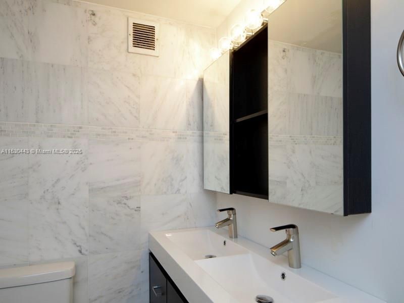 1200 West Ave, Unit 202, Miami Beach, FL 33139 Photo