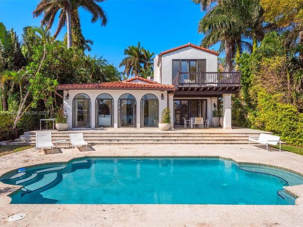 527 E Dilido Dr, Miami Beach, FL 33139