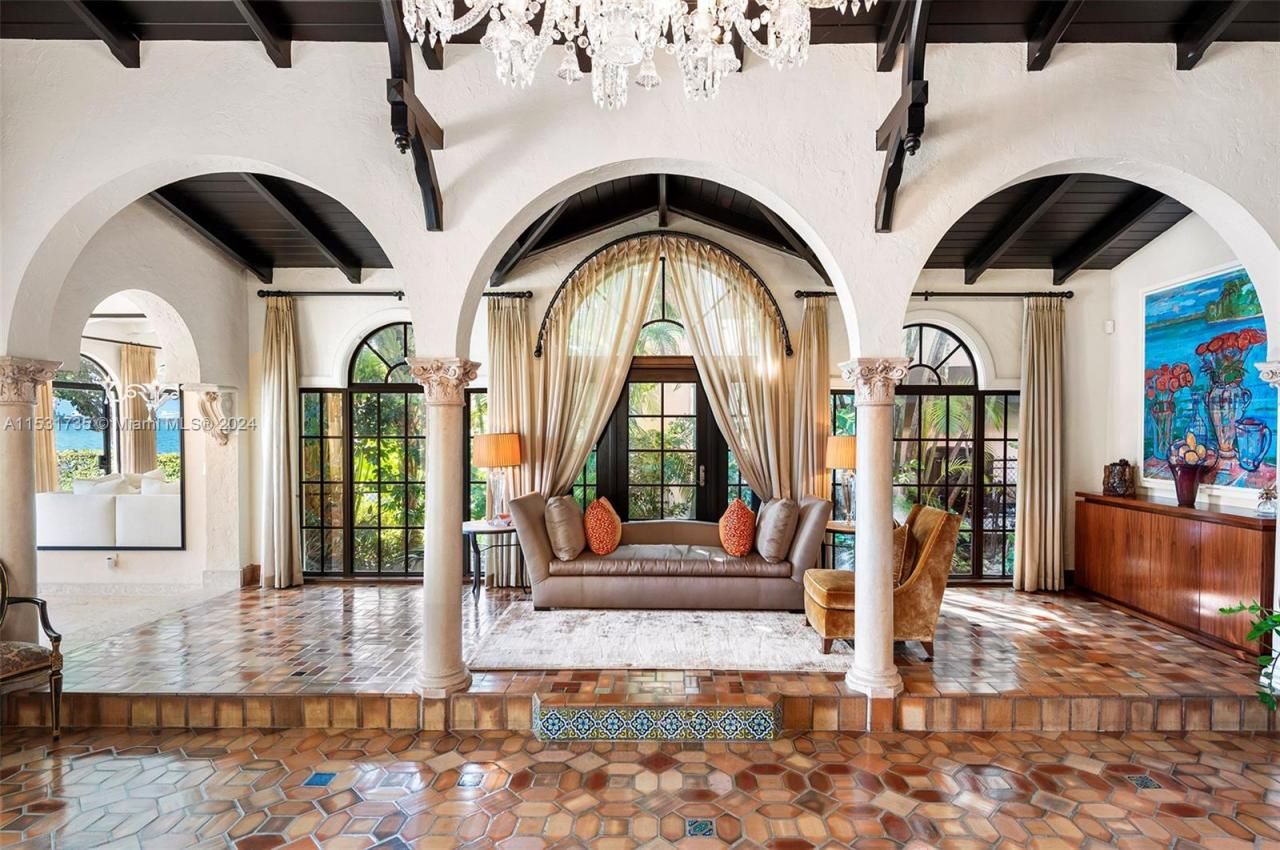 527 E Dilido Dr, Miami Beach, FL 33139 Photo