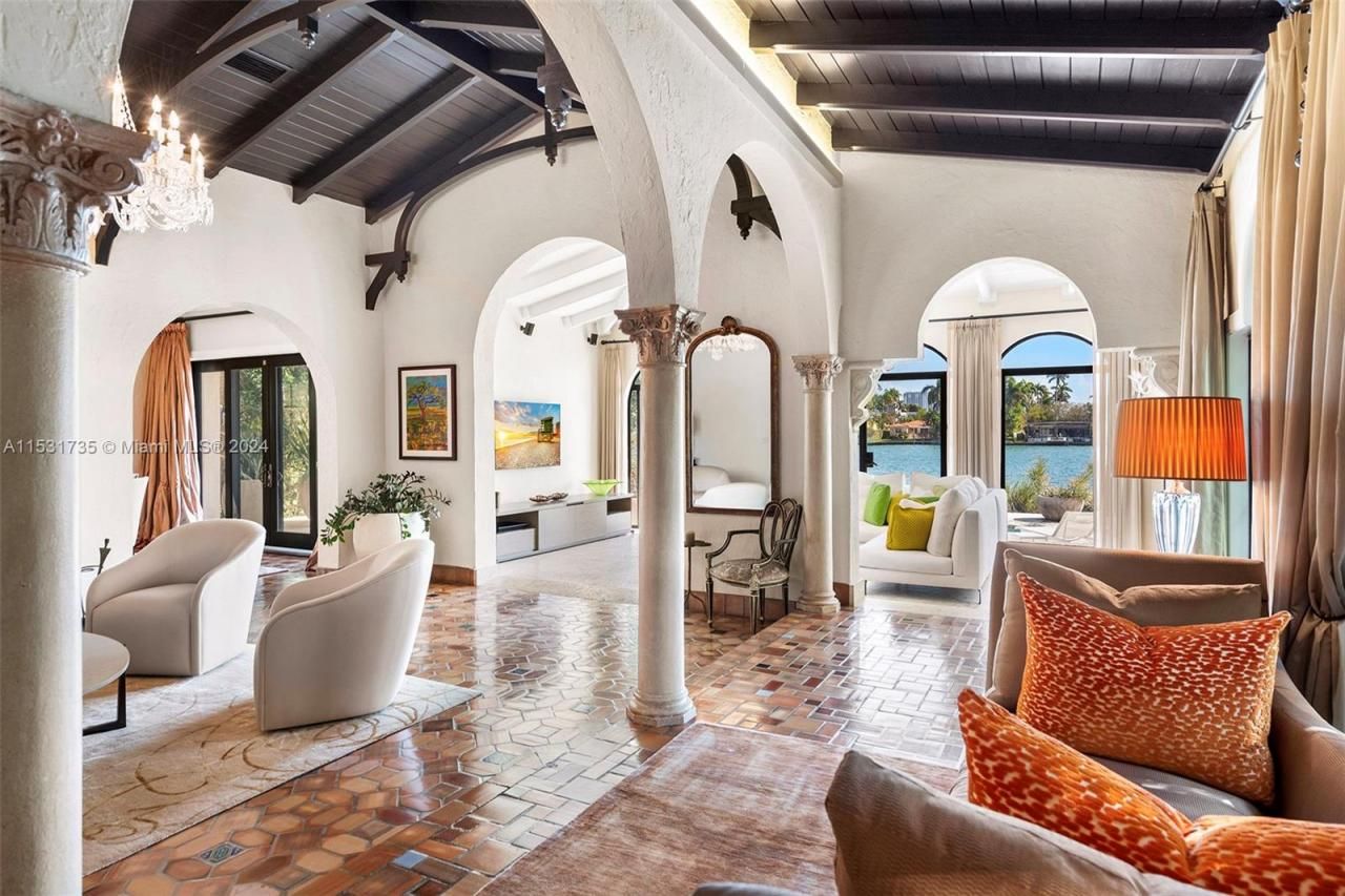 527 E Dilido Dr, Miami Beach, FL 33139 Photo