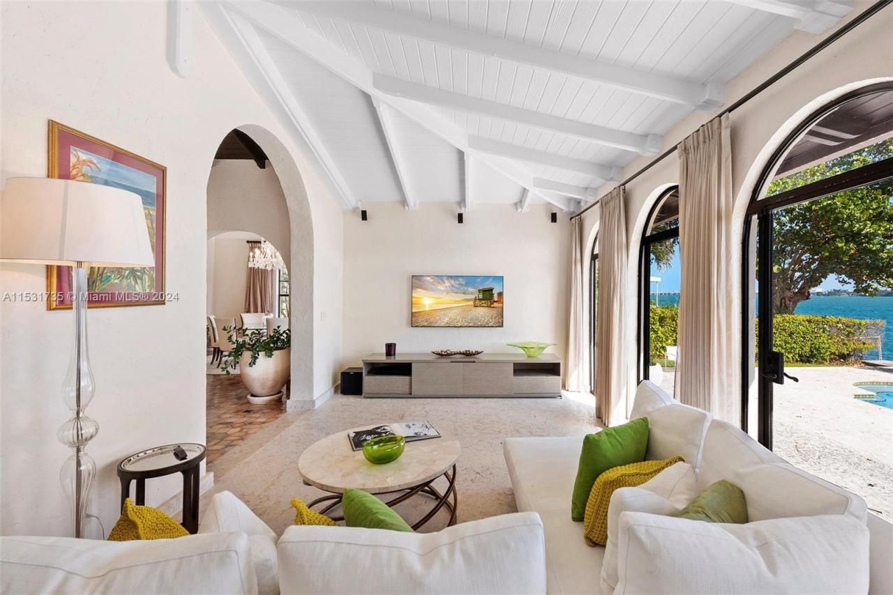 527 E Dilido Dr, Miami Beach, FL 33139 Photo