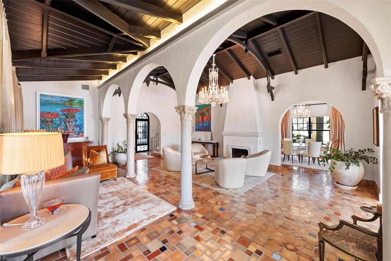 527 E Dilido Dr, Miami Beach, FL 33139 Photo