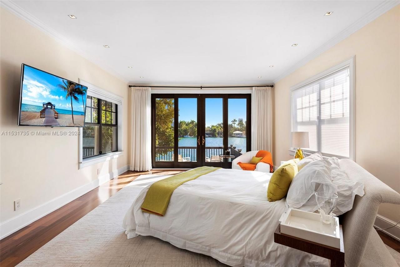 527 E Dilido Dr, Miami Beach, FL 33139 Photo