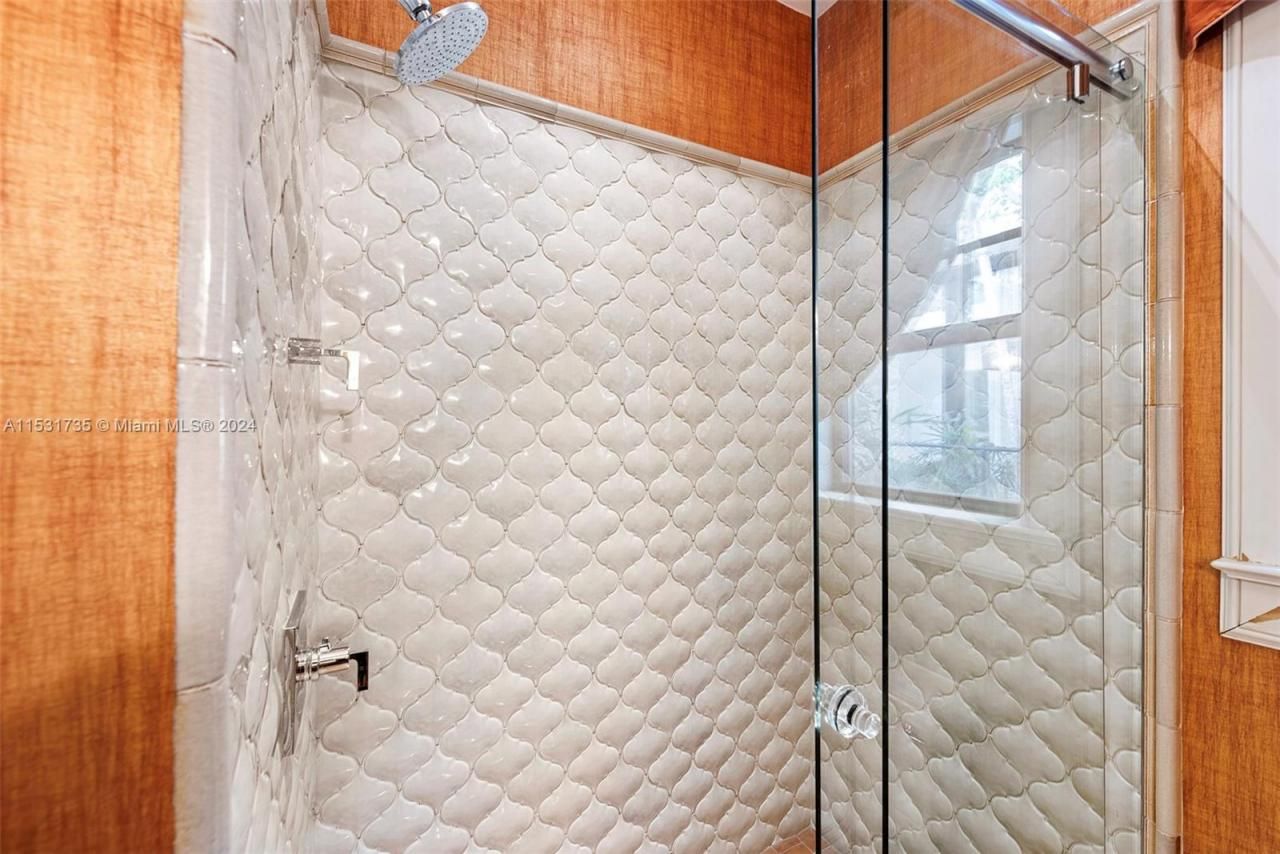 527 E Dilido Dr, Miami Beach, FL 33139 Photo