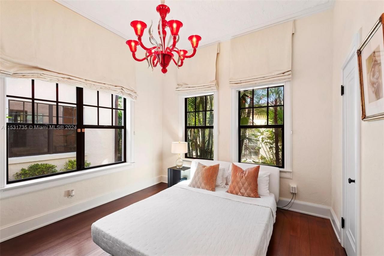 527 E Dilido Dr, Miami Beach, FL 33139 Photo