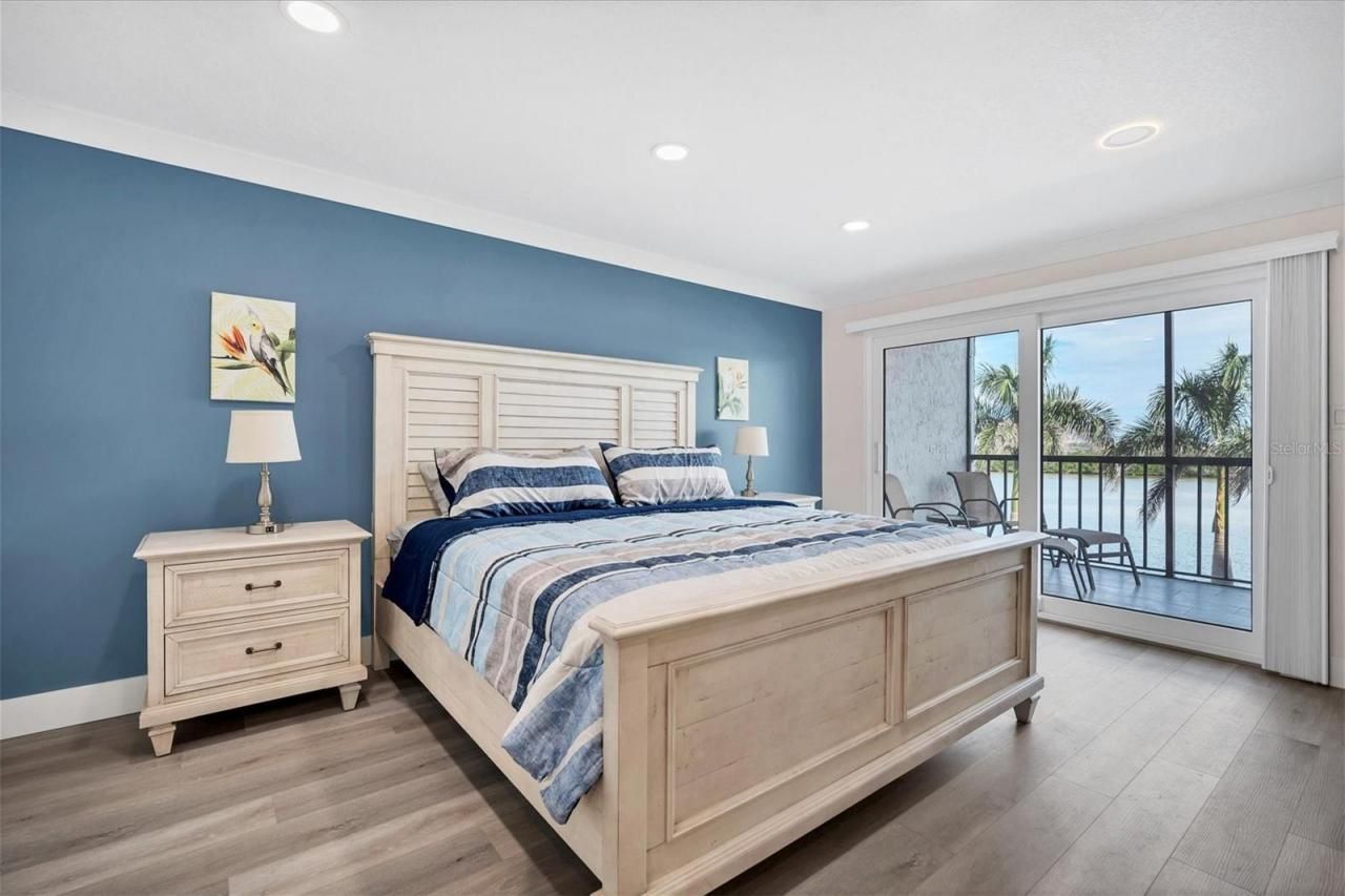 9393 Midnight Pass Road, Unit 302, Sarasota, FL 34242 Photo