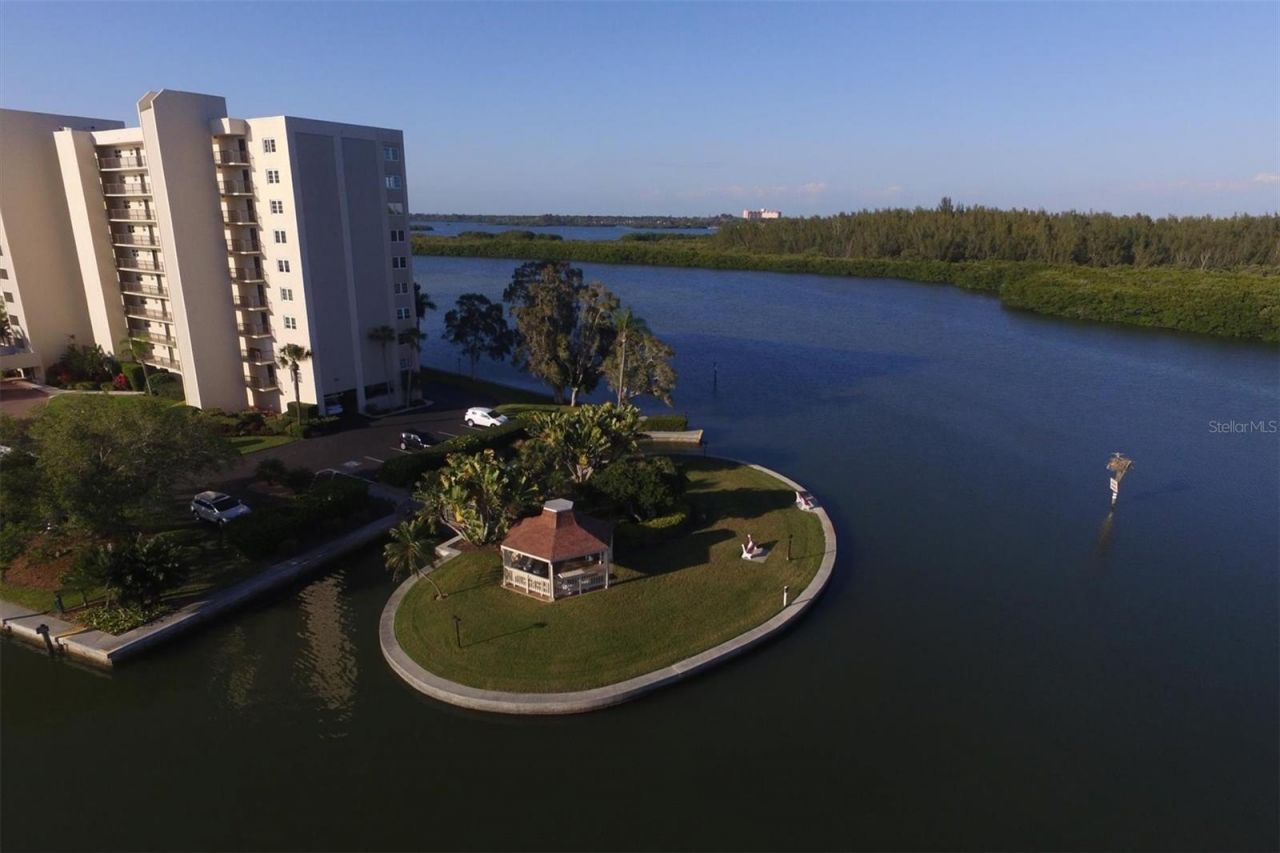 9393 Midnight Pass Road, Unit 302, Sarasota, FL 34242 Photo
