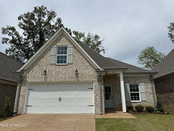 308 Flower Garden Drive Drive, Southaven, MS 38671