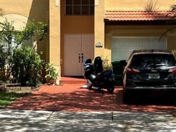 Unit 208, Davie, FL 33325