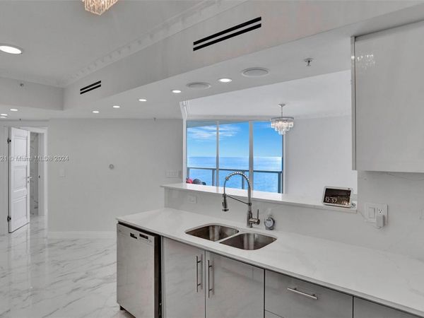 16699 Collins Ave, Unit 2209, Sunny Isles Beach, FL 33160