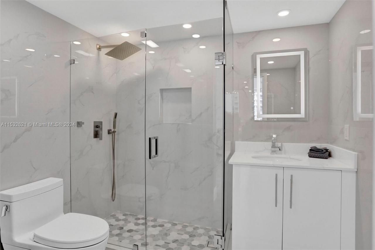 16699 Collins Ave, Unit 2209, Sunny Isles Beach, FL 33160 Photo