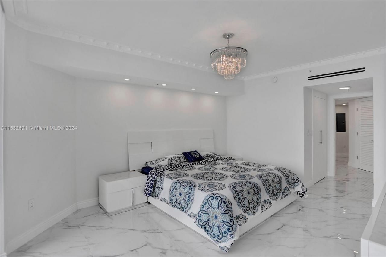 16699 Collins Ave, Unit 2209, Sunny Isles Beach, FL 33160 Photo