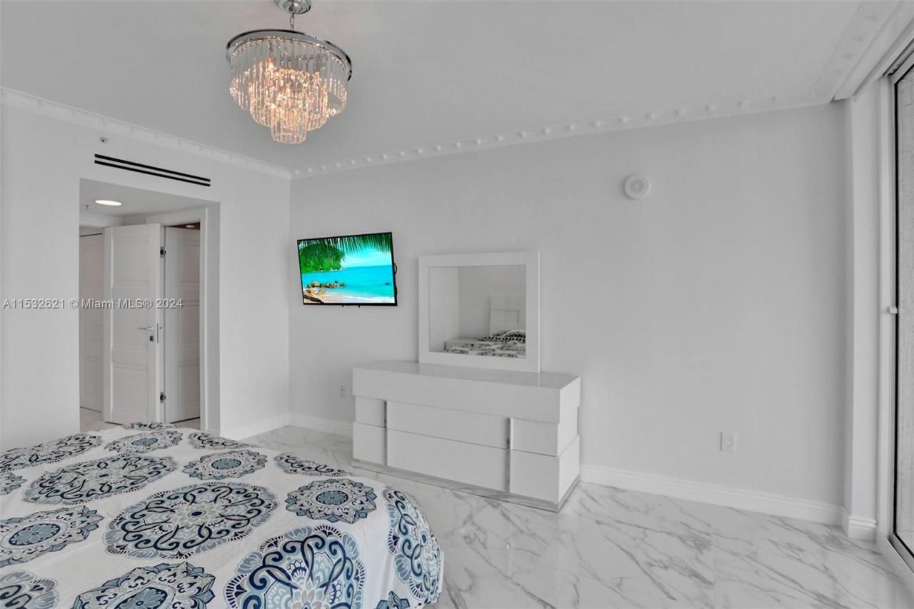 16699 Collins Ave, Unit 2209, Sunny Isles Beach, FL 33160 Photo