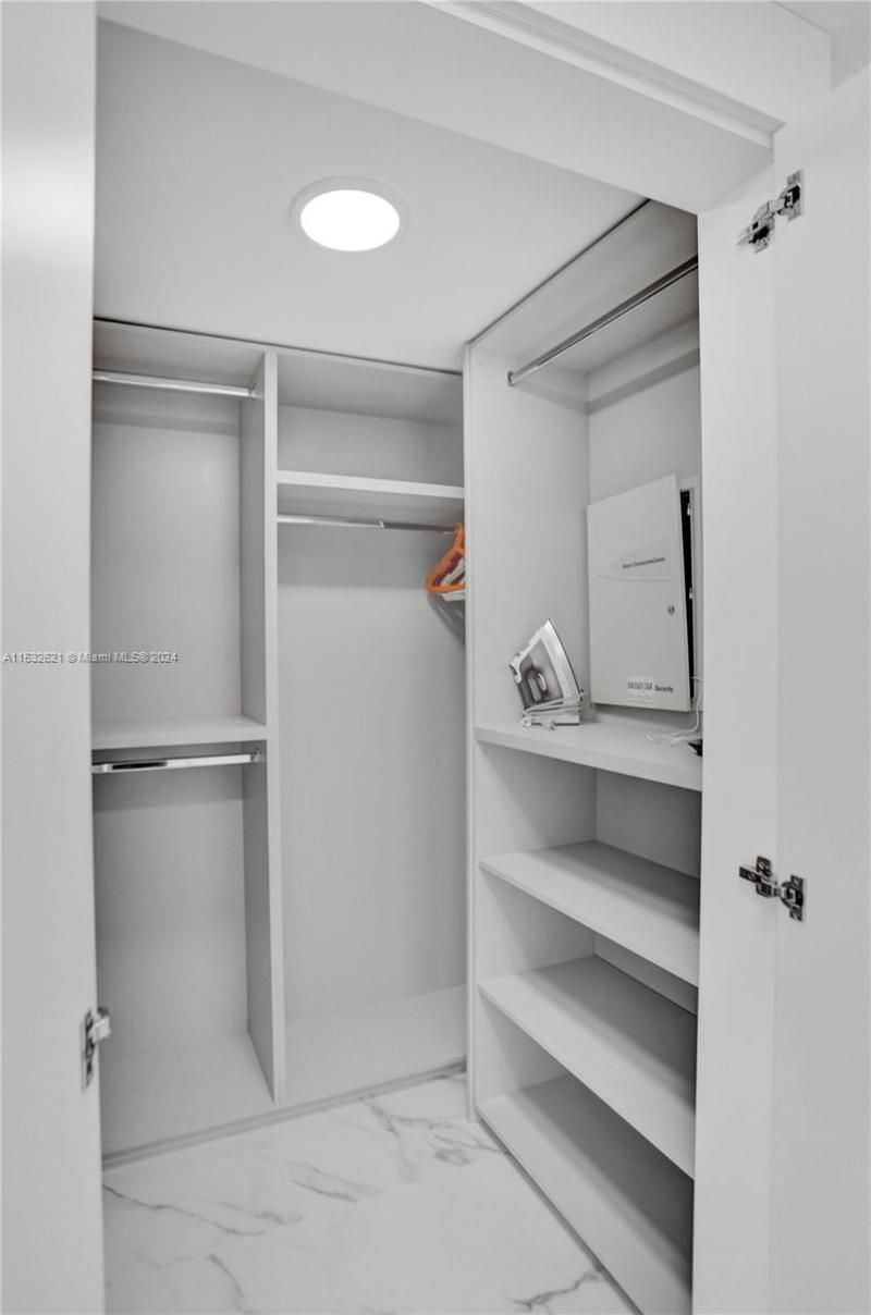 16699 Collins Ave, Unit 2209, Sunny Isles Beach, FL 33160 Photo