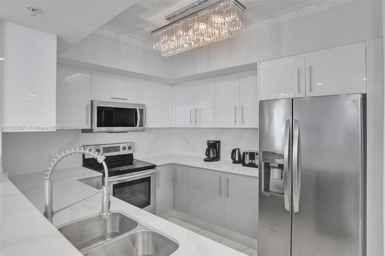 16699 Collins Ave, Unit 2209, Sunny Isles Beach, FL 33160 Photo