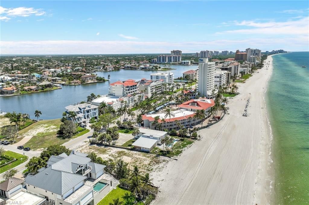 10047 Gulf Shore Dr, Naples, FL 34108 Photo