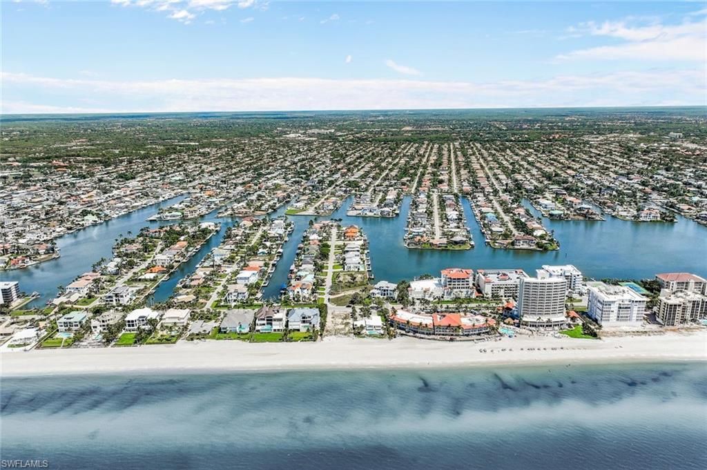 10047 Gulf Shore Dr, Naples, FL 34108 Photo