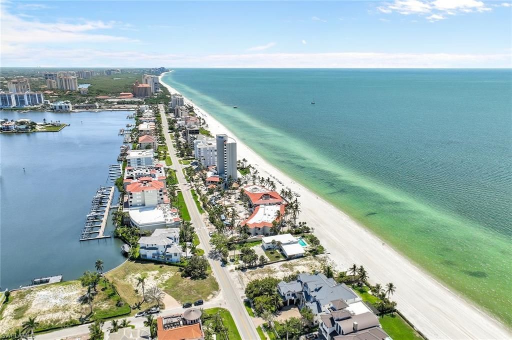 10047 Gulf Shore Dr, Naples, FL 34108 Photo