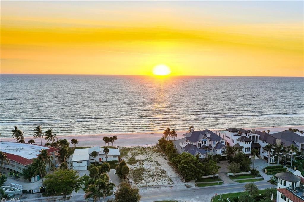 10047 Gulf Shore Dr, Naples, FL 34108 Photo