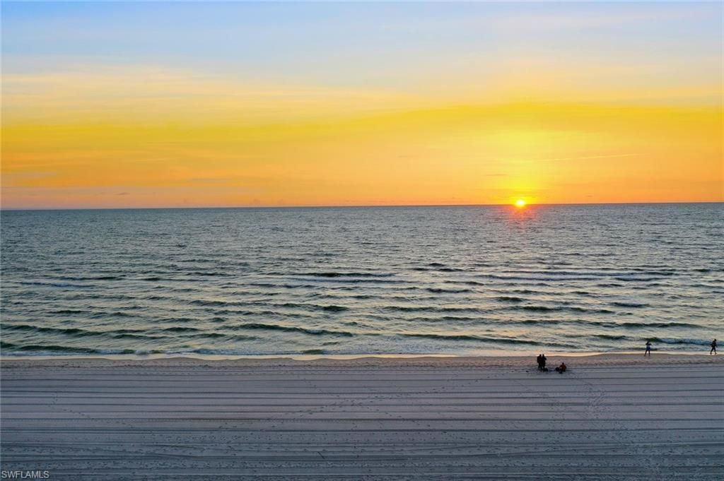 10047 Gulf Shore Dr, Naples, FL 34108 Photo