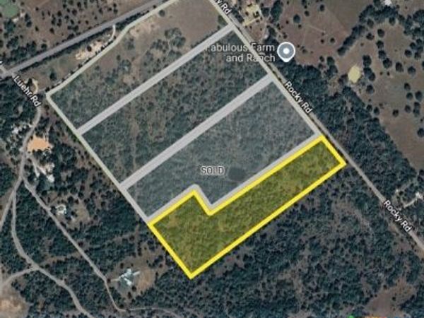 000 Rocky Rd, Cuero, TX 77954