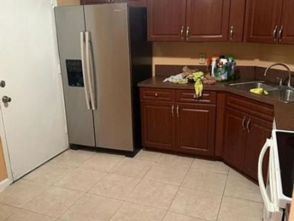 3300 Spanish Moss Te, Unit 101, Lauderhill, FL 33319