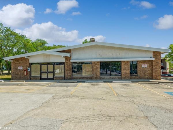 301 N Cass Avenue, Westmont, IL 60559