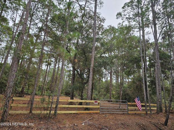 215 NORTHEAST Boulevard, Georgetown, FL 32139