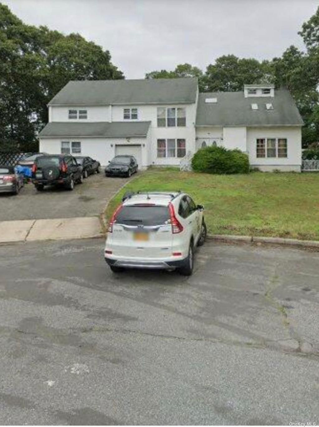 29 Bayou, Holtsville, NY 11742 Main Photo