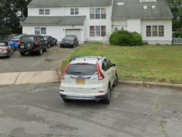 29 Bayou, Holtsville, NY 11742