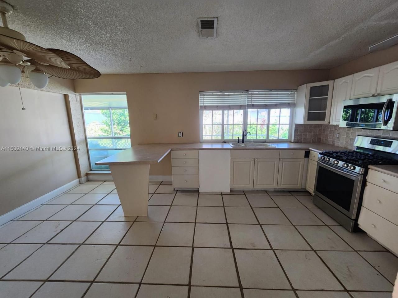 10551 Sunset Strip, Sunrise, FL 33322 Photo