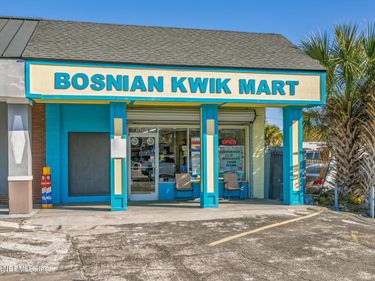 5209 BEACH Boulevard, Unit 5209 & 520, Jacksonville, FL 32207