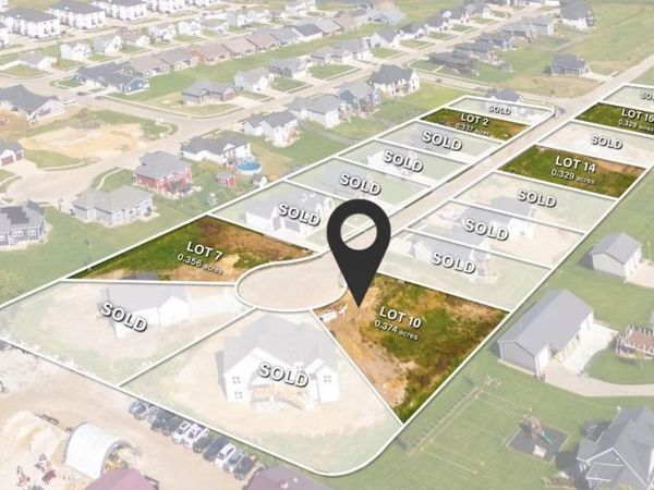 129 Live Oak Drive, Hudson, IA 50643