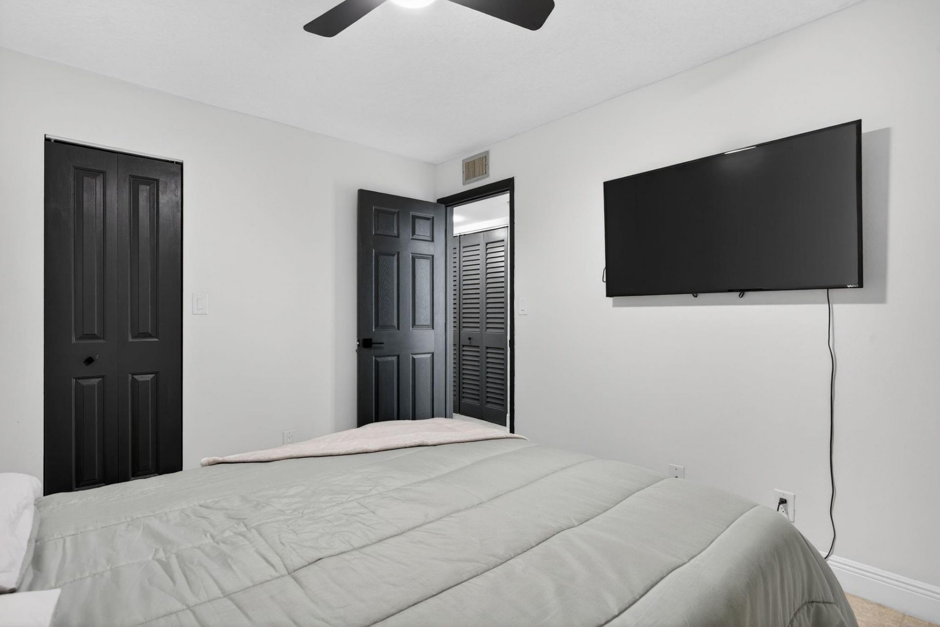 6301 N University Drive, Unit 319, Tamarac, FL 33321 Photo