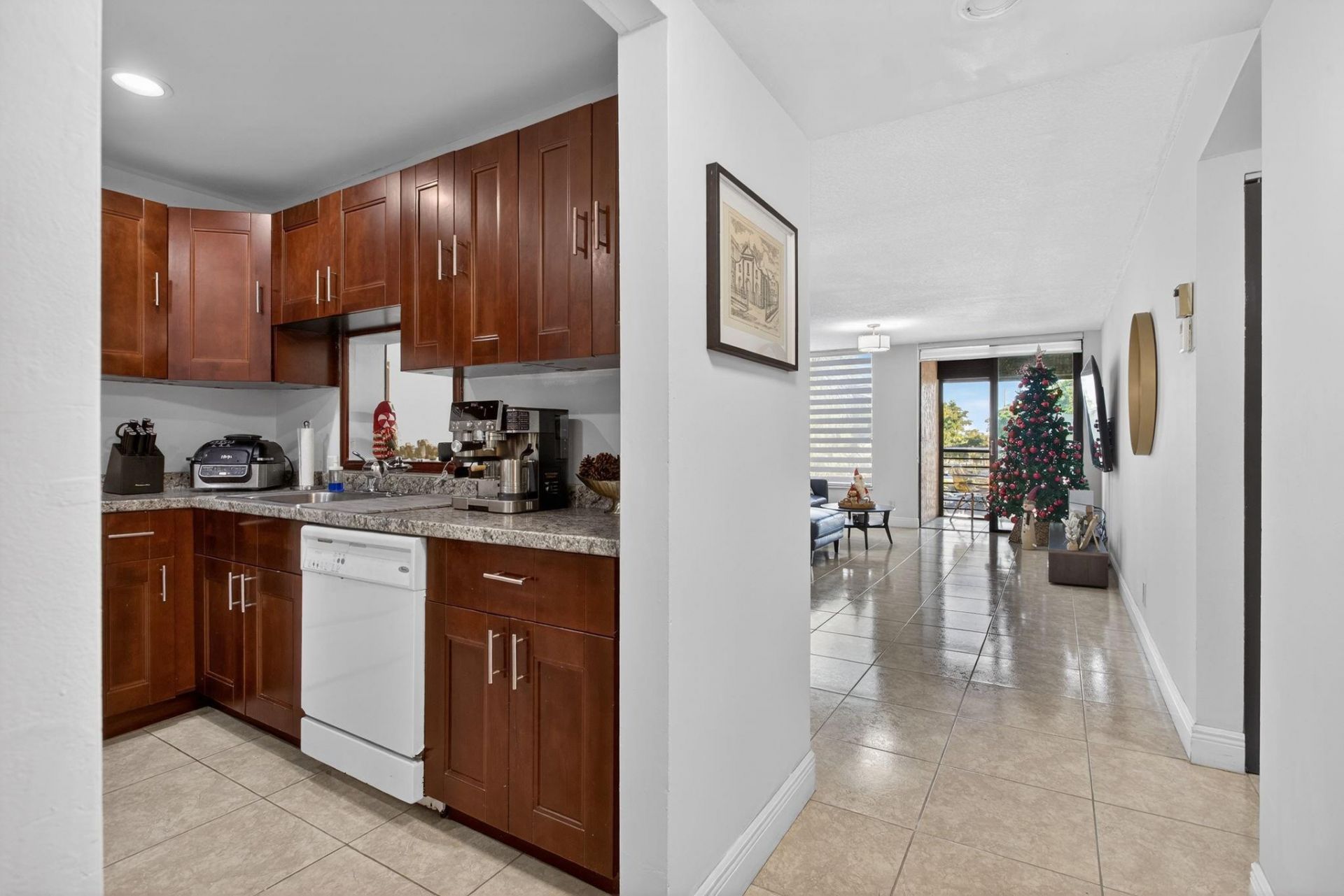 6301 N University Drive, Unit 319, Tamarac, FL 33321 Photo