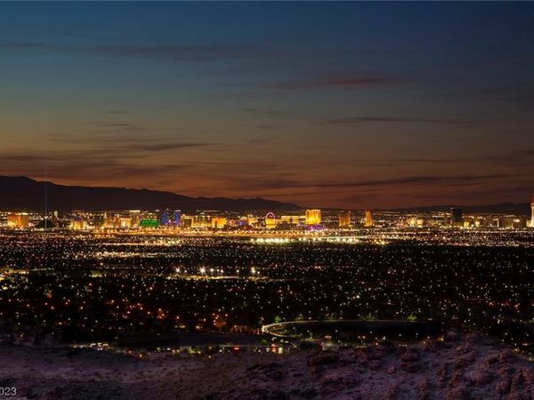 447 Rock Peak Drive, Henderson, NV 89012