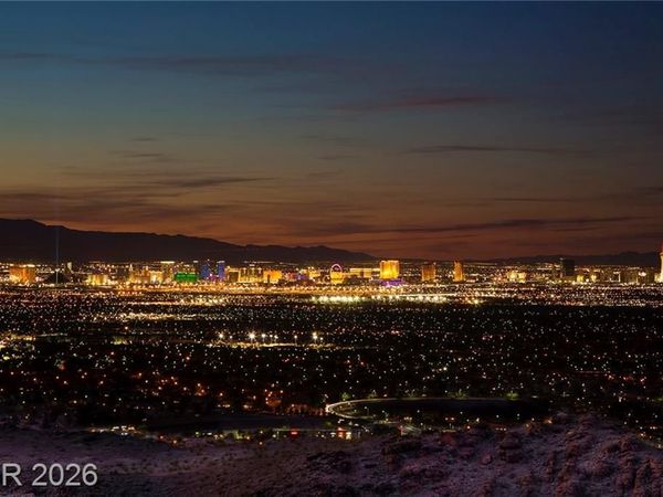 447 Rock Peak Drive, Henderson, NV 89012