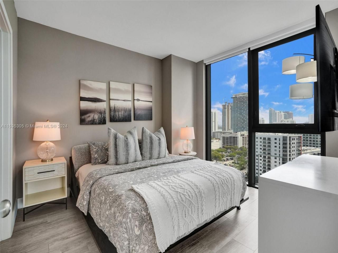 121 NE 34th St, Unit 1801, Miami, FL 33137 Photo