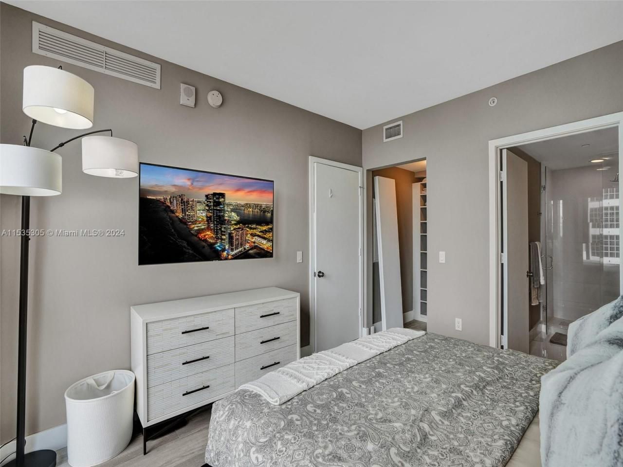 121 NE 34th St, Unit 1801, Miami, FL 33137 Photo