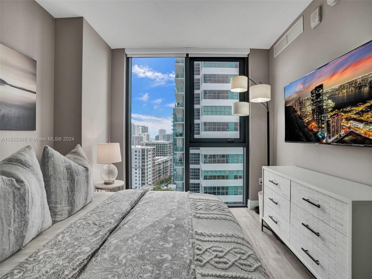 121 NE 34th St, Unit 1801, Miami, FL 33137 Photo