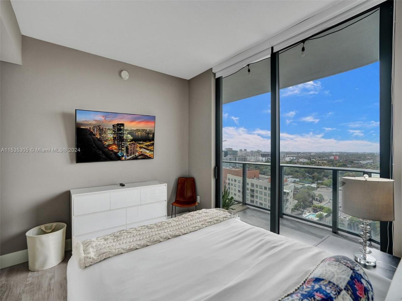 121 NE 34th St, Unit 1801, Miami, FL 33137 Photo