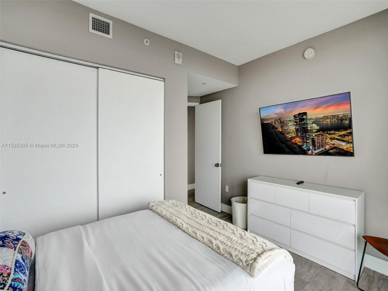 121 NE 34th St, Unit 1801, Miami, FL 33137 Photo