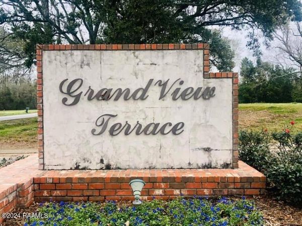 107 Grandview Terrace Drive, Youngsville, LA 70592