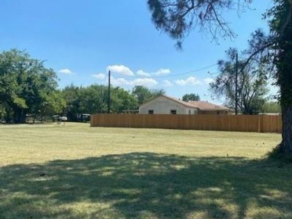 301 Church Circle, Ennis, TX 75119