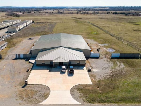 969 Pikes Peak Road, Chickasha, OK 73018