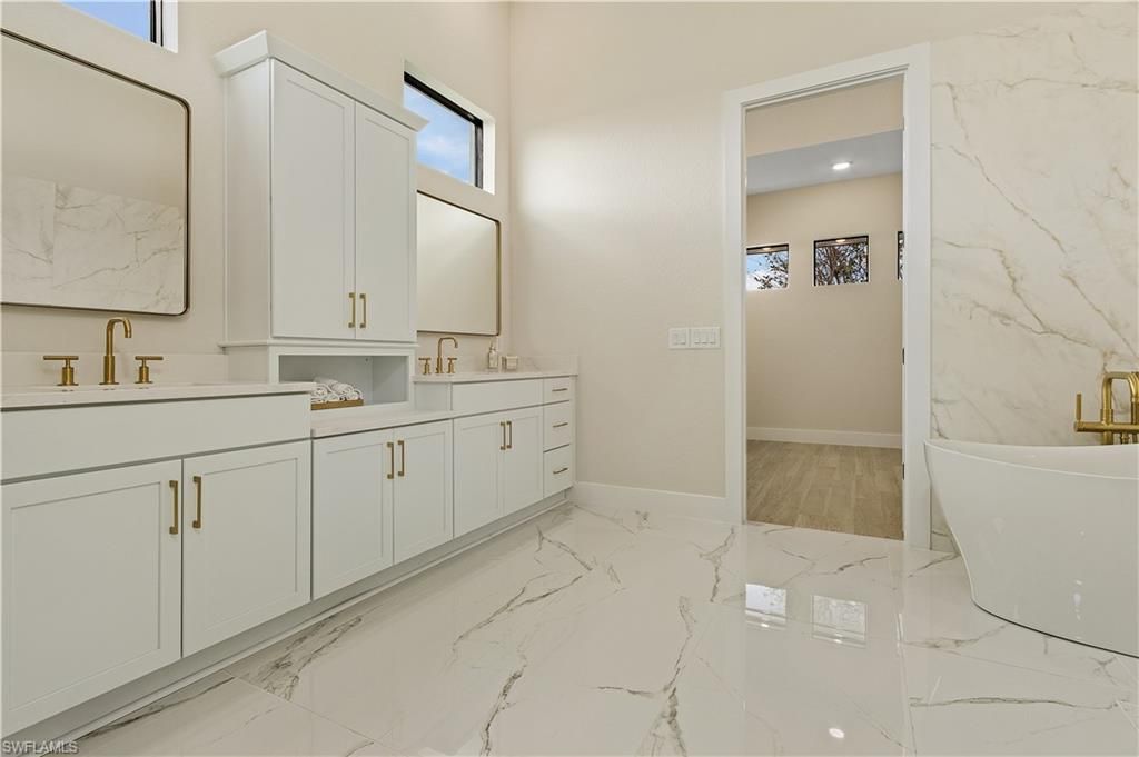 2527 Gleason Pkwy, Cape Coral, FL 33914 Photo