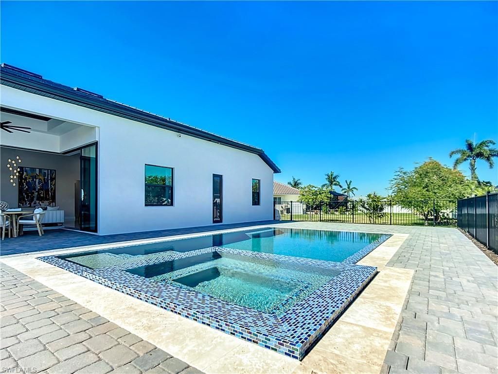 2527 Gleason Pkwy, Cape Coral, FL 33914 Photo