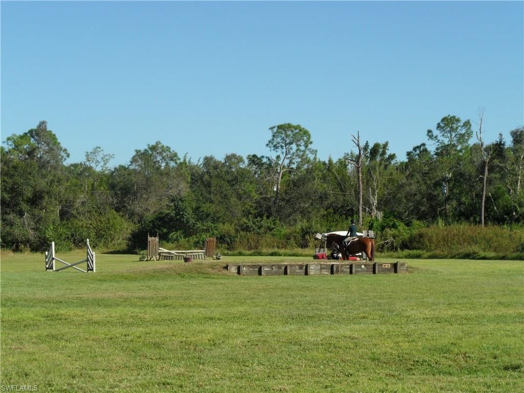 7200 Carousel Ln, Fort Myers, FL 33966 Photo