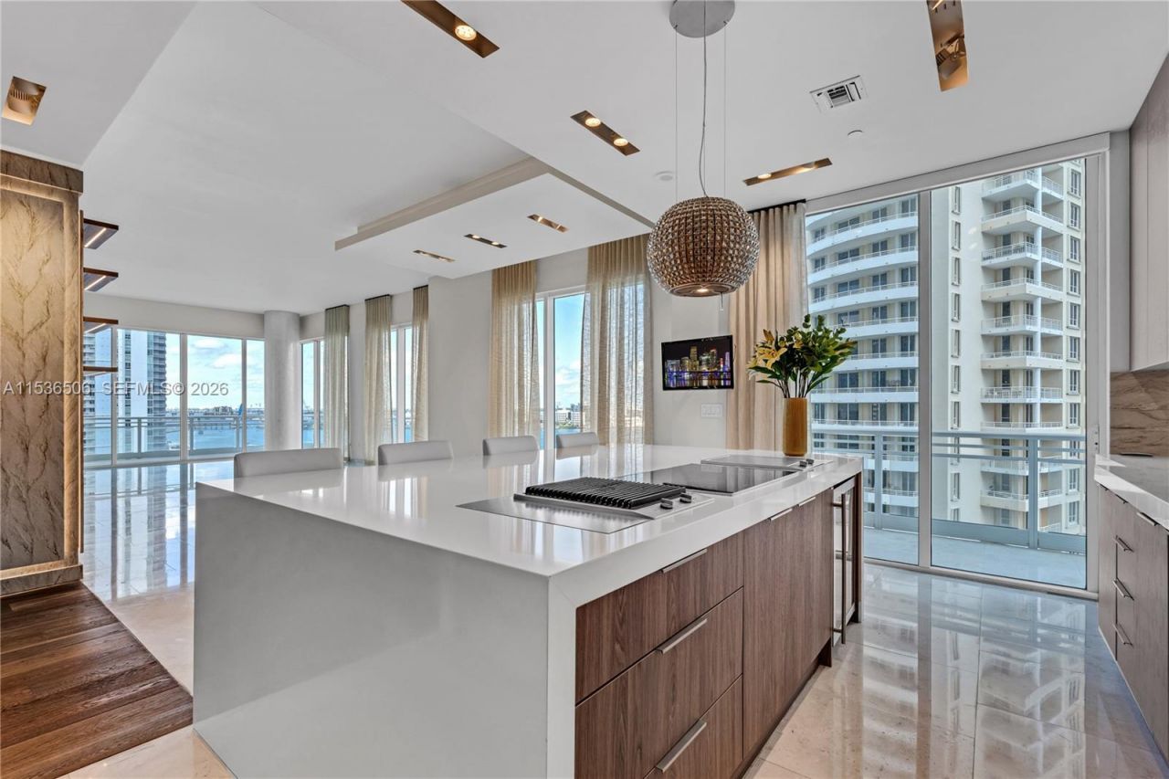 900 Brickell Key Blvd, Unit 1002, Miami, FL 33131 Photo